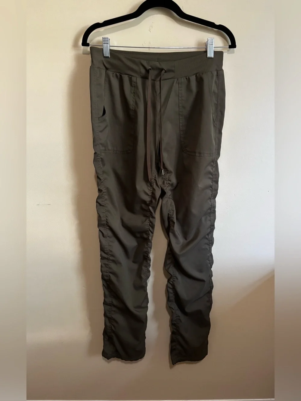 St. John’s Bay Army Green Ruched Hem Utility Pants Small 29x29 - Picture 5 of 6